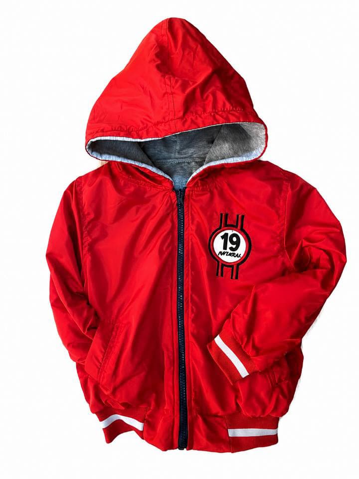 Chaqueta infantil roja con capota y cierre